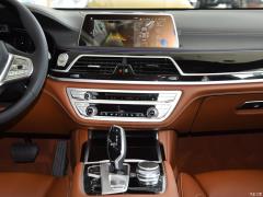 Фейслифтинг 750Li xDrive V8 2019 года в роскошном пакете 2019 facelift 750Li xDrive V8 luxury package Фото 3 из 75