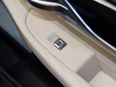 Фейслифтинг 750Li xDrive V8 2019 года в роскошном пакете 2019 facelift 750Li xDrive V8 luxury package Фото 38 из 42