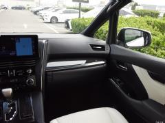 Фото Lexus LM300h (H30), фото салона